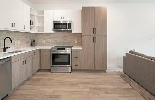 Richmond Apartment | Landing | Stylish 1BD, Rooftop Lounge, Courtyard