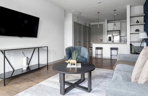 MLK Apartment | Landing | Stylish 1BD, Rooftop Lounge, Courtyard