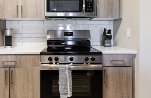 Fort Myers Apartment | Landing | Stylish 1BD, Gym, Clubhouse