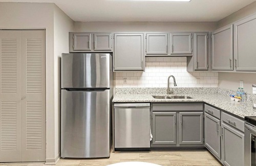 Huntsville Apartment | Landing | Stylish 1BD, Clubhouse, Pool