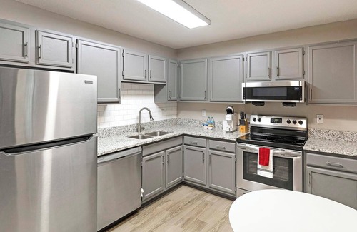 Huntsville Apartment | Landing | Stylish 1BD, Clubhouse, Pool
