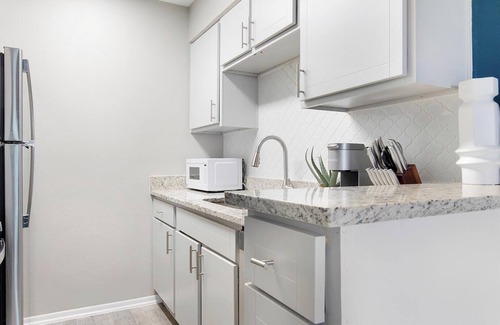 Royal Ridge Apartment | Landing | Stylish 1BD, Pool, Gym