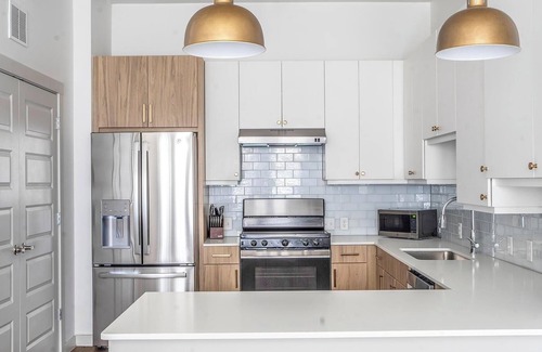 Austin Apartment | Landing | Stylish 1BD, Yoga Studio, Clubhouse