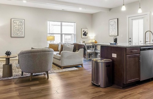Cartersburg Apartment | Landing | Stylish 2BD, Courtyard, Pool