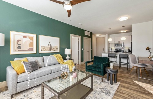 Murfreesboro Apartment | Landing | Stylish 2BD, Yoga Studio, Gym