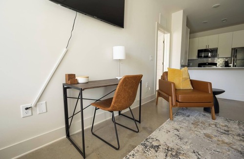 Charlotte Apartment | Landing | Stylish 2BD, Clubhouse, Gym