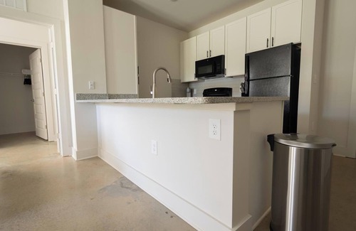 Charlotte Apartment | Landing | Stylish 2BD, Clubhouse, Gym