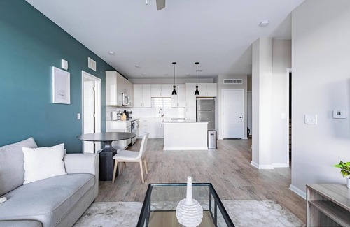 Kenton Apartment | Landing | Stylish 2BD, Clubhouse, Gym