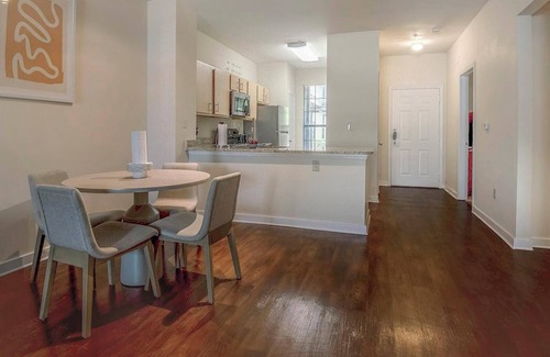 New Pathways Apartment | Landing | Stylish 2BD, Clubhouse, Gym