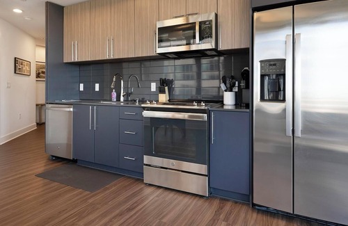 Baileys Crossroads Apartment | Landing | Stylish 2BD, Game Room, Gym