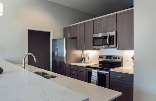 Brady Arts District Apartment | Landing | Stylish 2BD, Gym, Rooftop Lounge