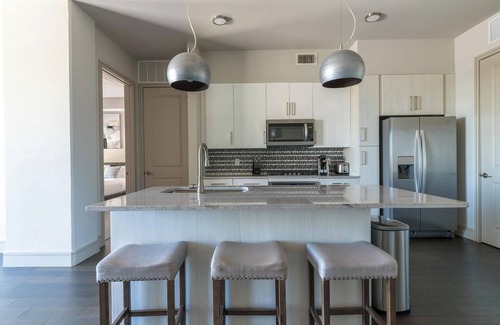 Houston Apartment | Landing | Stylish 2BD, Gym, Tennis Court