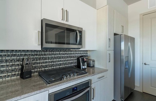 Houston Apartment | Landing | Stylish 2BD, Gym, Tennis Court