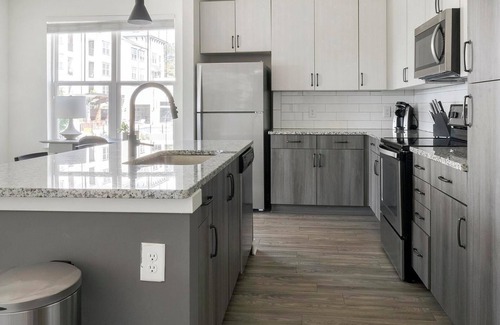 Mableton Apartment | Landing | Stylish 2BD, Rooftop Lounge, Gym