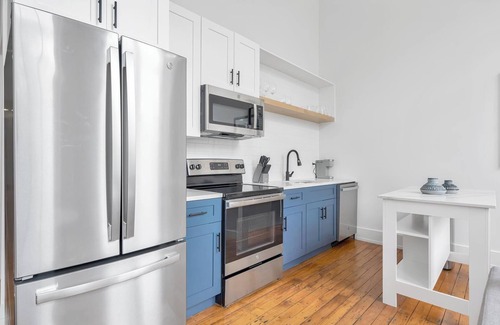 Greenville Apartment | Landing | Stylish 2BD, Yoga Studio, Gym