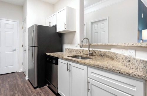 Summerville Apartment | Landing | Stylish 2BD, Gym