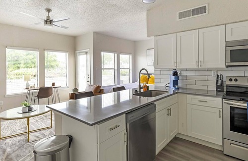 Fort Worth Apartment | Landing | Stylish Studio, Gym, Courtyard