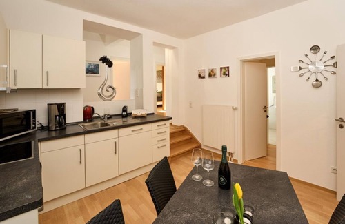 Daun Apartment | Landküche - Ferienwohnung - Ferienwohnung Dusche/wc, 2 Schlafräume bis 6 Pers