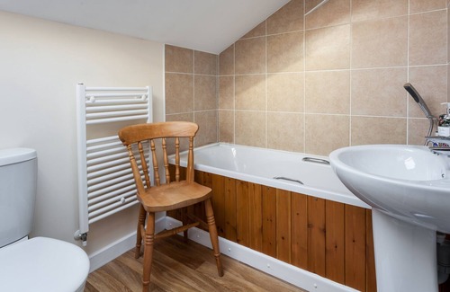 Cornwall Cottage | Landlord's Cottage - a beautiful cottage that sleeps 4 guests in 2 bedrooms