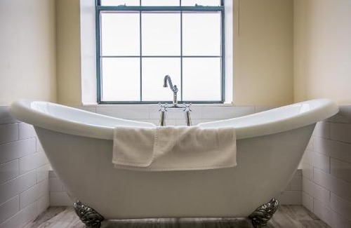 Marquette Hotel | Landmark Inn