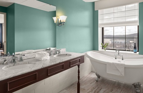 Marquette Hotel | Landmark Inn