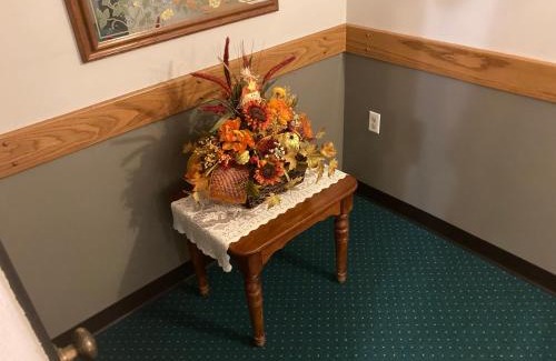 Clintonville Hotel | Landmark Motel