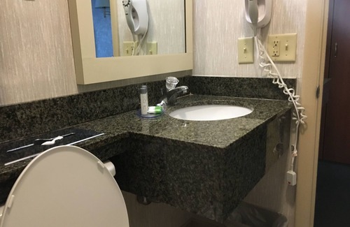 Fort Edward Hotel | Landmark Motor Inn