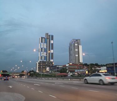 Kampung Bukit Dukong Apartment | Landmark Residence Sungai Long High Speed Internet near TAR College MRT