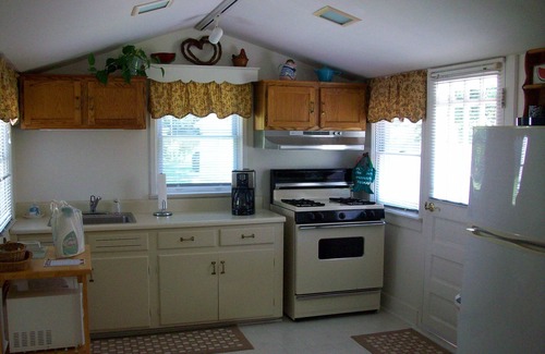 Sherwood Cottage | Landon Cottage is in the waterfront village of Sherwood on Eastern Shore of MD