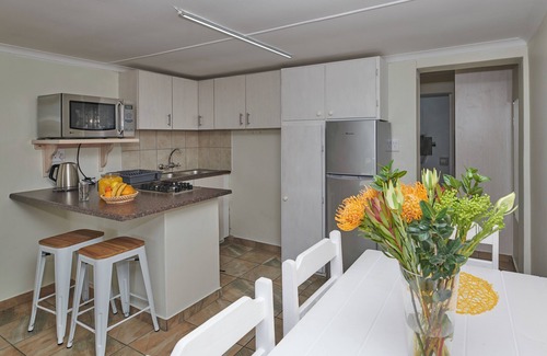 Struisbaai Cottage | Lands Edge Eco Friendly Cottages