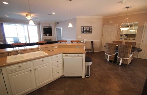 Osage Beach Condo | Lands End Condo - No Steps! Sleeps 6-8. Large Sectional Sofa. Inquire for Slip.