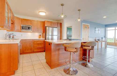 Gold Beach House | Lands End - Ocean Front w/Beach Path & Spa