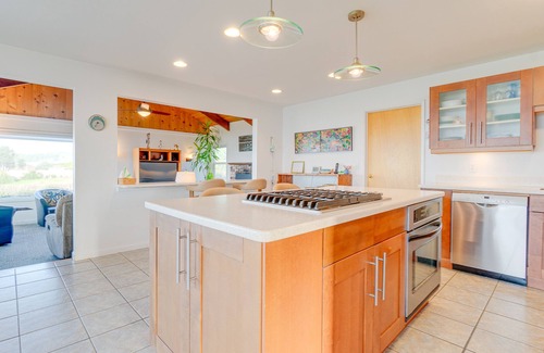 Gold Beach House | Lands End - Ocean Front w/Beach Path & Spa