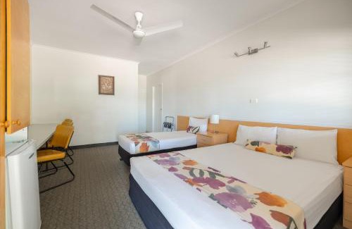 Barcaldine Hotel | Landsborough Lodge Motel