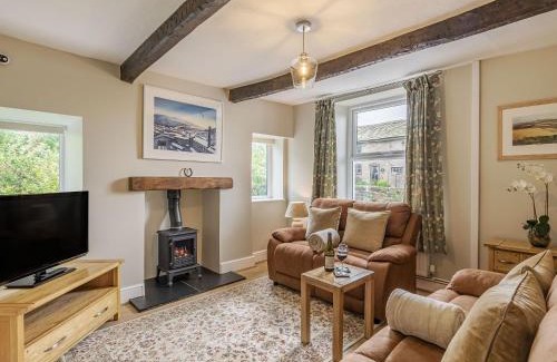 Little Hayfield House | Lane Ends Cottage