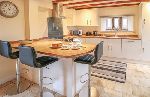 Crich Cottage | LANE HEAD COTTAGE, family friendly, with open fire in Wirksworth