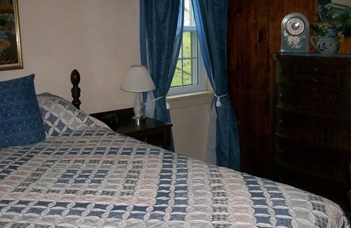 Robertsdale House | LANE'S COUNTRY HOMESTEAD Close Raystown Lake, Pa state Pk, Quiet, secluded ,2-10