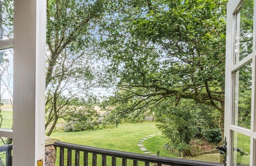 Fence House | LANESIDE HOUSE, family friendly, with open fire in Bolton-By-Bowland