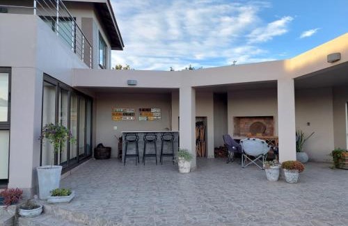 Langebaan Villa | Langebaan Golf Estate - Signature Hole 24hrs power