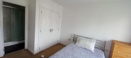 Bletchley Bed & Breakfast | Langham Lake House