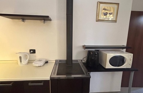 Mango Apartment | Langhe da Cartolina Accommodation with 6 beds plus a crib.