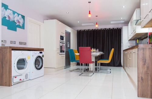 Langley Marish House | Langley Guest House