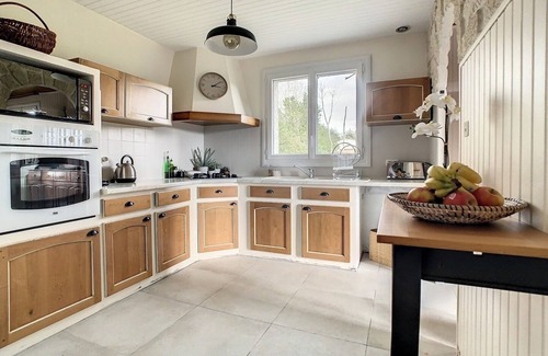 Langogne House | LANGOGNE 5 minutes from Lake Naussac, 7-room holiday home with garden.