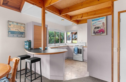 Langs Beach House | Langs Retreat - Large, sunny beach house one row back from Langs beach