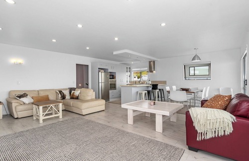 Langs Beach House | Langs Time - Langs Beach Holiday Home