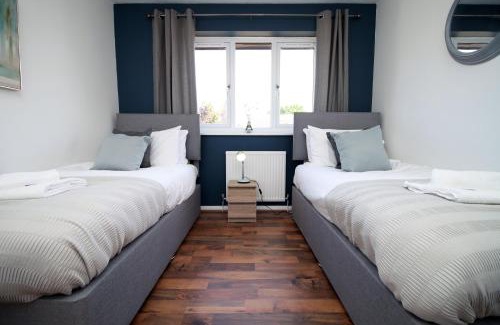 Langstone House | Langstone Close by Tŷ SA