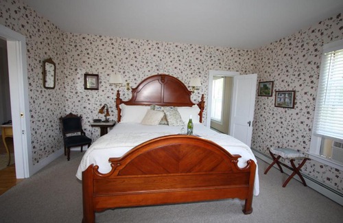 Westerly Bed & Breakfast | Langworthy Farm Bed & Breakfast