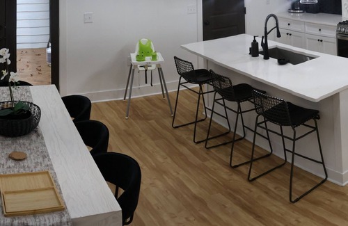 Gainesville House | Lanier Living: Modern 3BR, 3BA Work-Live Retreat