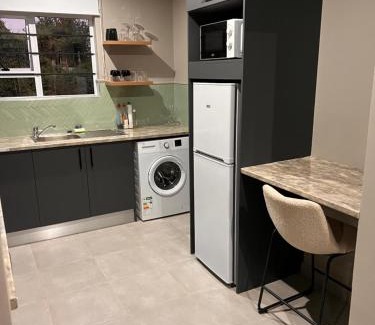 Greater Johannesburg Metropolitan Area Apartment | Lanina Exec Studio Apartment