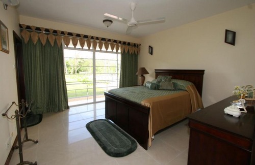 Piliyandala House | Lanka Lake Villa, Bolgoda